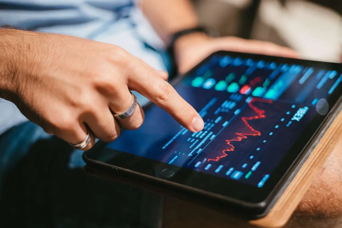 7 Aplikasi Investasi Saham yang Aman dan Terpercaya