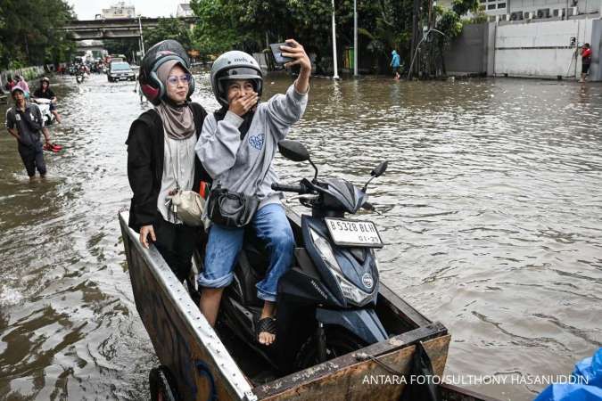 Hujan Seharian, Banjir Jakarta 21/1/2026 Meluas, Ini Cara Pantau Banjir dari HP