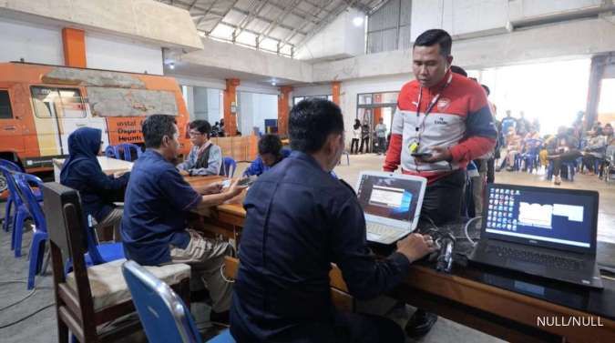 Pos Indonesia Menyalurkan BSU ke 55.000 Pekerja di Palembang 