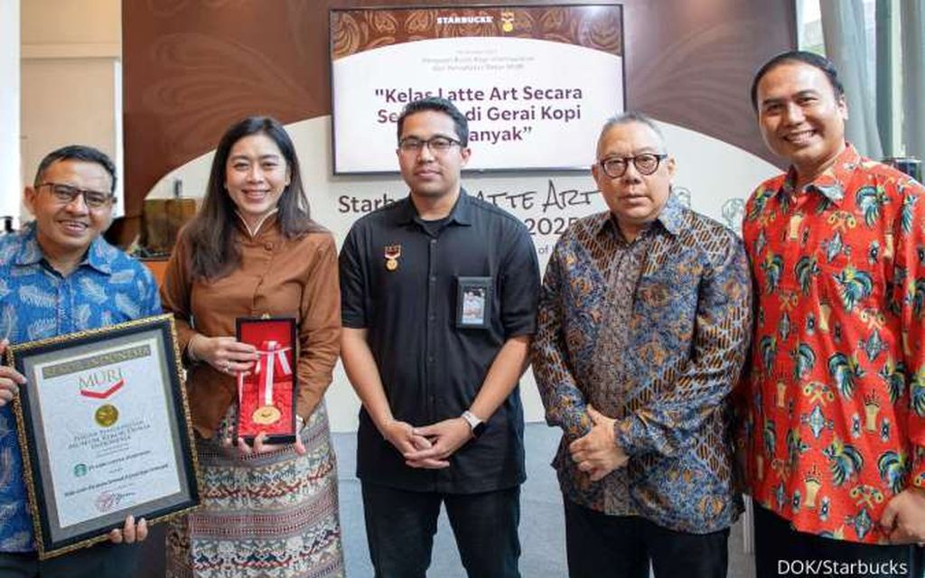  Rayakan Bulan Kopi, Starbucks Catatkan Rekor MURI dan Gelar Kompetisi Latte Art 