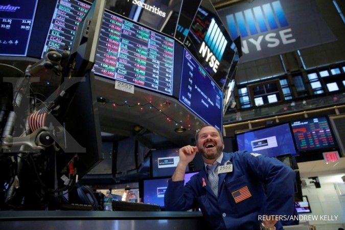 Wall Street cetak rekor seiring datangnya musim laporan keuangan