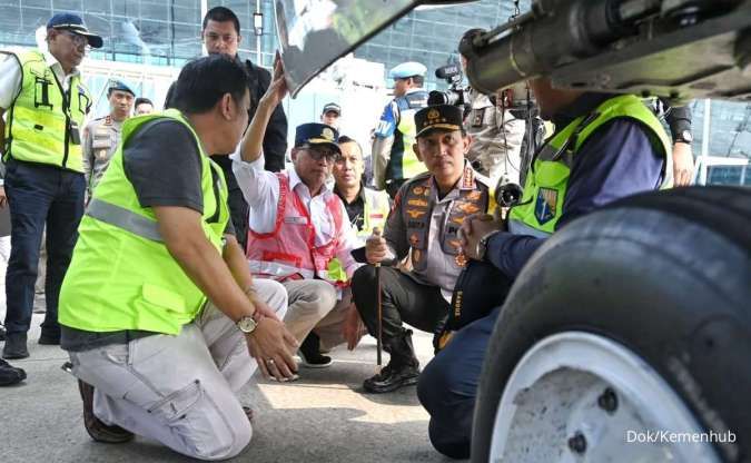 Menhub dan Kapolri Tinjau Langsung Situasi Arus Mudik di Surabaya