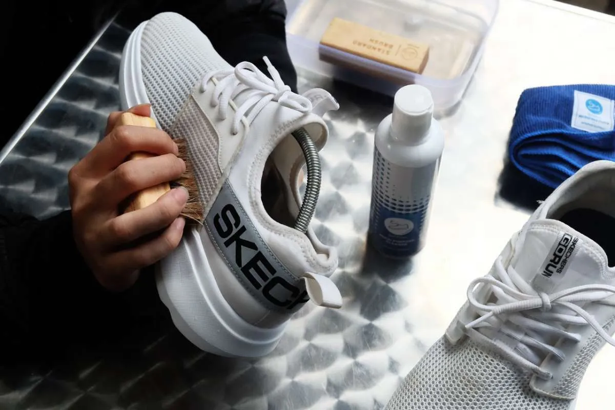 Tips Membersihkan Sepatu Agar Tampak Lebih Baru Lagi