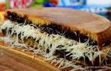 5 Martabak Enak di Bandung yang Selalu Ramai dan Bikin Ketagihan, Mau Coba?