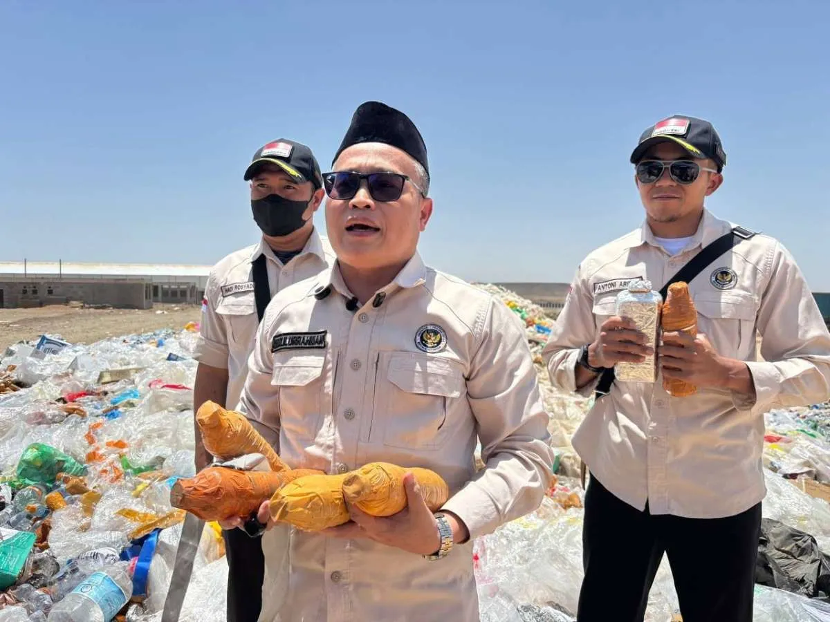 Meski Sudah Diingatkan, Jemaah Haji Masih Bawa Air Zamzam di Koper Bagasi