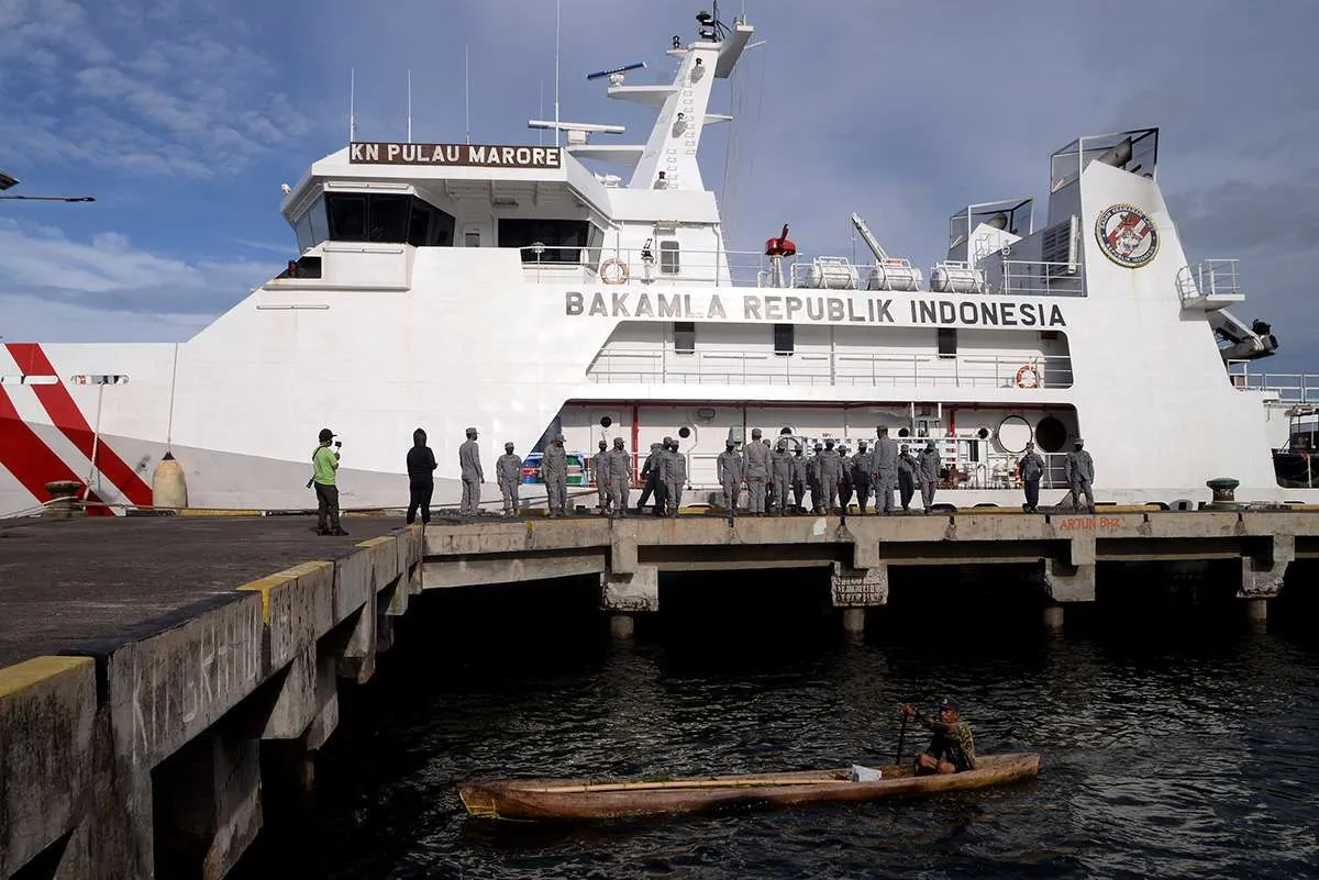 Bakamla menahan kapal tanker Panama dan Iran, diduga transfer BBM ilegal 