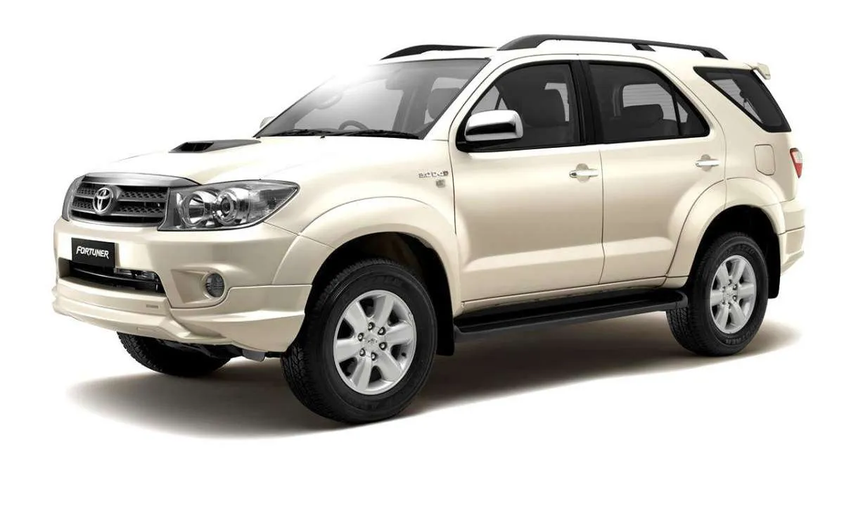 Harga mobil bekas Toyota Fortuner varian facelift mulai Rp 160 juta per April 2021