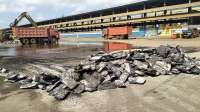 Di Balik Gundukan Tanah Merah, Ada Mesin Ekonomi Pulau Obi