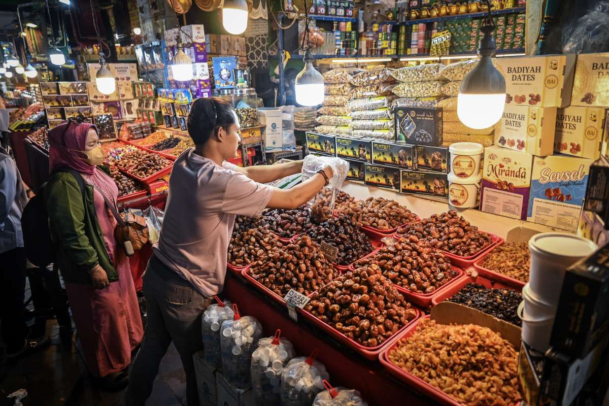 Manis Cuan Bisnis Buah dari Timur Tengah