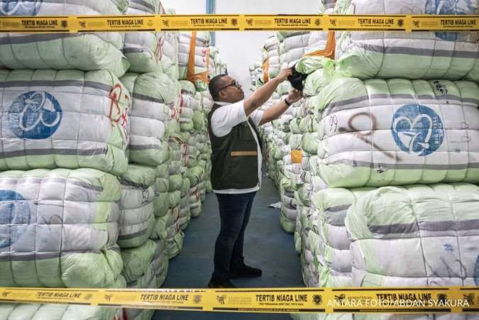 Kemendag Tindak 21.054 Bal Pakaian Bekas Impor Ilegal Senilai Rp 120,65 Miliar