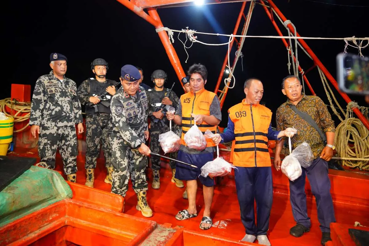 Tiga Kapal Pencuri Ikan Asal Vietnam dan Malaysia Diamankan di Laut Natuna