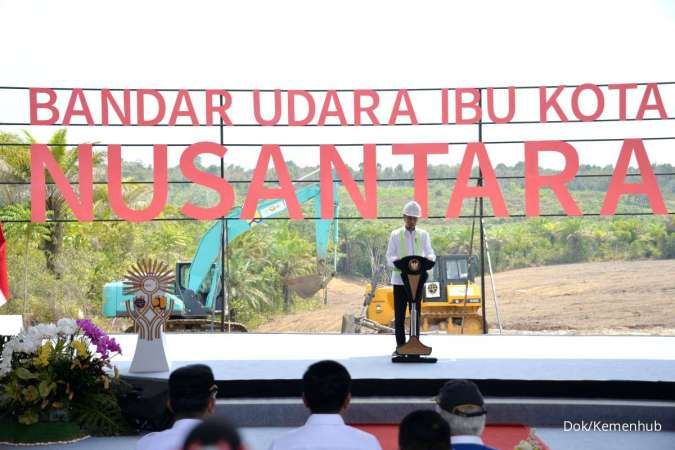 Pesawat Kepresidenan yang Ditumpangi Jokowi Lakukan Pendaratan Perdana di Bandara IKN