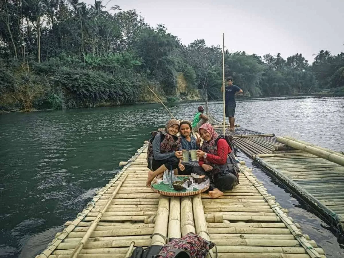 Seru! Liburan di Wisata Getek Bambu bisa sambil naik rakit 