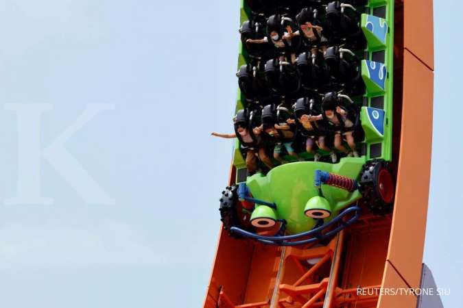 Sebanyak 12 Orang Terjebak dalam Wahana Rollercoaster Disneyland Hong Kong