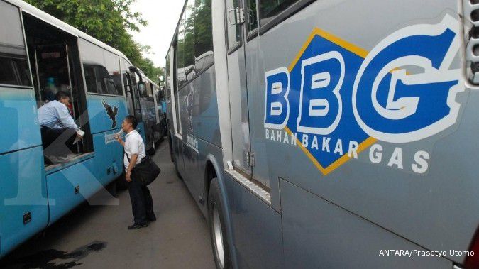 Bus Transjakarta mulai beralih dari gas ke solar
