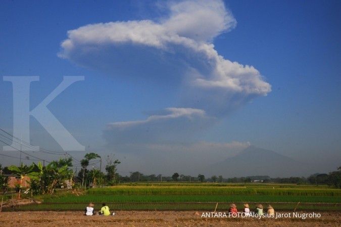Bandara Adisutjipto ditutup 28 menit akibat debu vulkanik Gunung Merapi