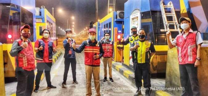 Pelaksanaan kenaikan tarif tol 17 Januari 2021 di GT Semper 2 dihadiri oleh Robert Sitorus (Branch M