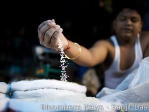 Penurunan Harga Gula Dunia Tak Pengaruhi Gula Lokal