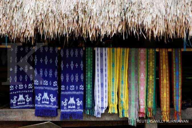 Dari Tenun Sampai Batik, 4 Kain Tradisional Indonesia Ini Cocok buat Agustusan