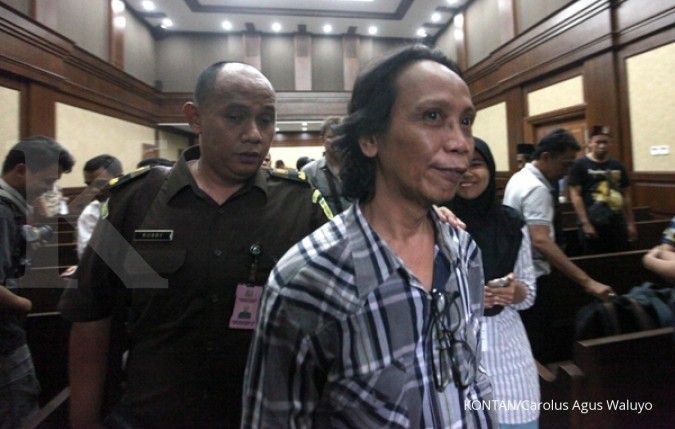 Mandra dituntut 1,5 tahun penjara