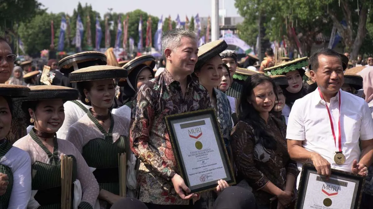 Lestarikan Budaya Kudus, Pagelaran Kolosal Tari Lajur Caping Kalo Catat Rekor MURI