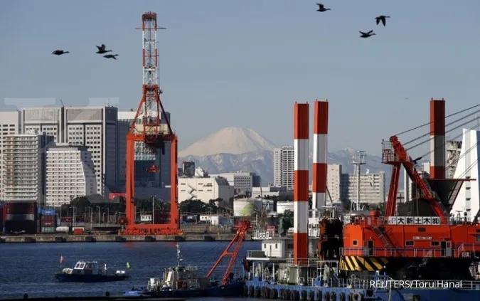 Japan's exports shrink for 12th month as U.S., China demand falls