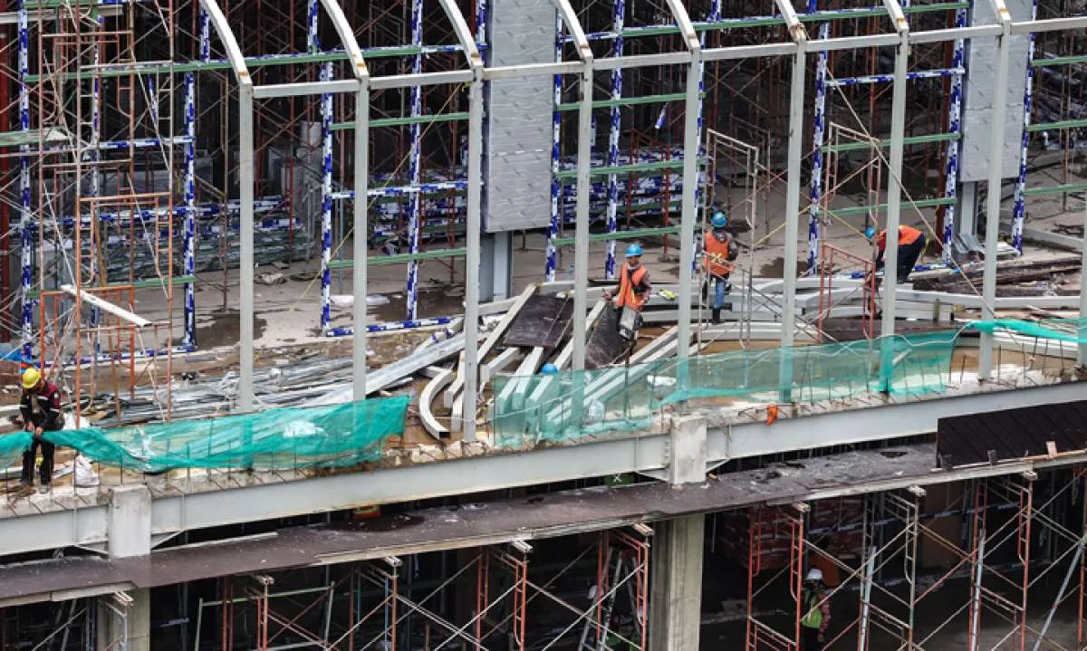 Konsumsi Rumah Tangga Dorong Pertumbuhan Kuartal II-2023, Investasi Jadi PR Besar