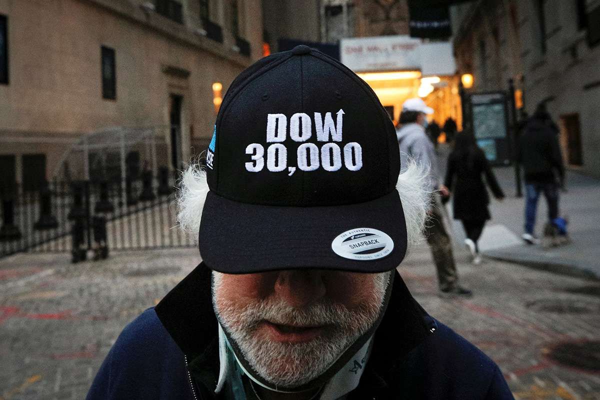 Wall Street: Kekhawatiran Kasus Corona di Thanksgiving Topang Nasdaq, Dow, S&P Naik