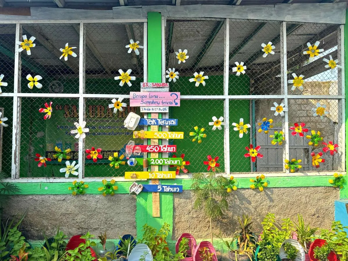 Ajak Masyarakat Kelola dan Daur Ulang Sampah, Alfamidi Gandeng Bank Sampah Sakura