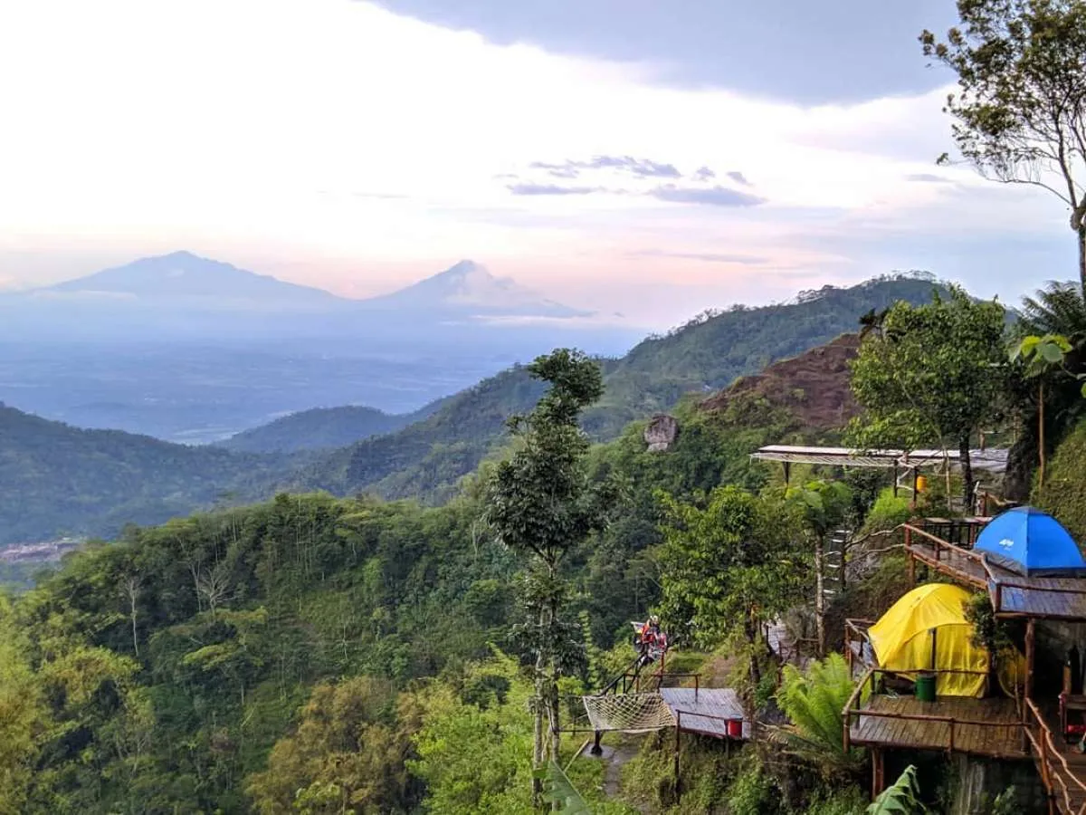 Bukit Ngisis Nglinggo, rekomendasi tempat camping terfavorit di Yogyakarta