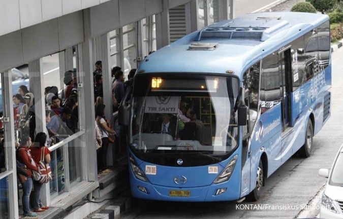Mulai 17 Oktober, PNS gratis naik Transjakarta