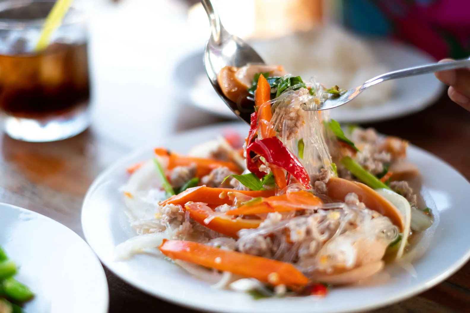 Jenis mie dingin terkenal di dunia: Yum Woo Sen