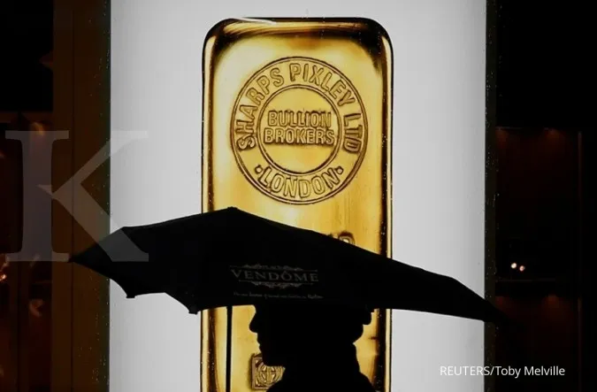 Gold gains as easing dollar, U.S. stimulus hopes bolster appeal