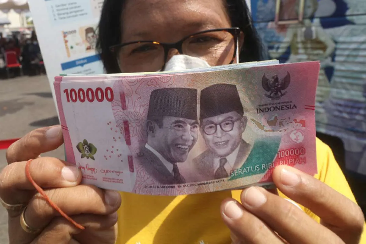 Langkah Mudah Cek Keaslian Uang Baru 2022, Sudah Tahu?