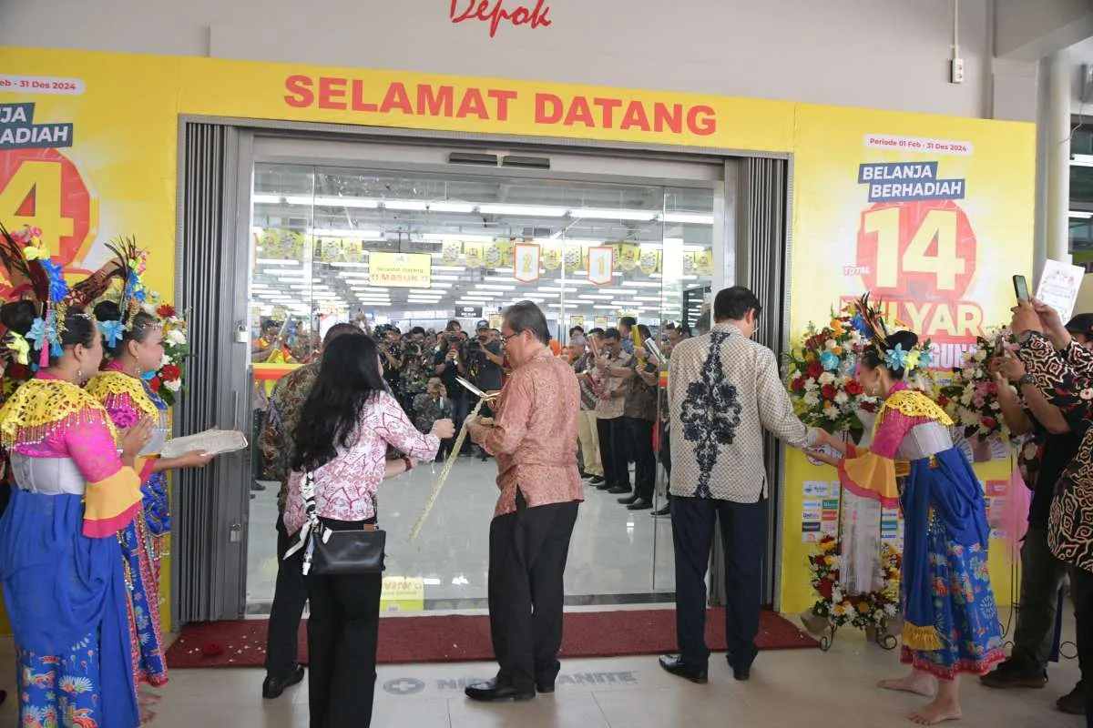 Pembukaan Gerai Depo Bangunan Depok