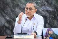 Zulkifli Hasan Bilang Kelapa Langka Gara-Gara Tiongkok