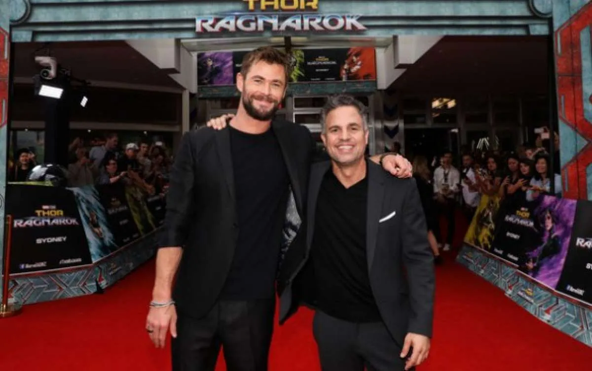 Mark Ruffalo unggah foto lucu Chris Hemsworth syuting Endgame, jadi ucapan ulangtahun