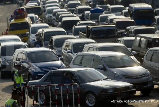 Mudik vacationers come back early to avoid macet