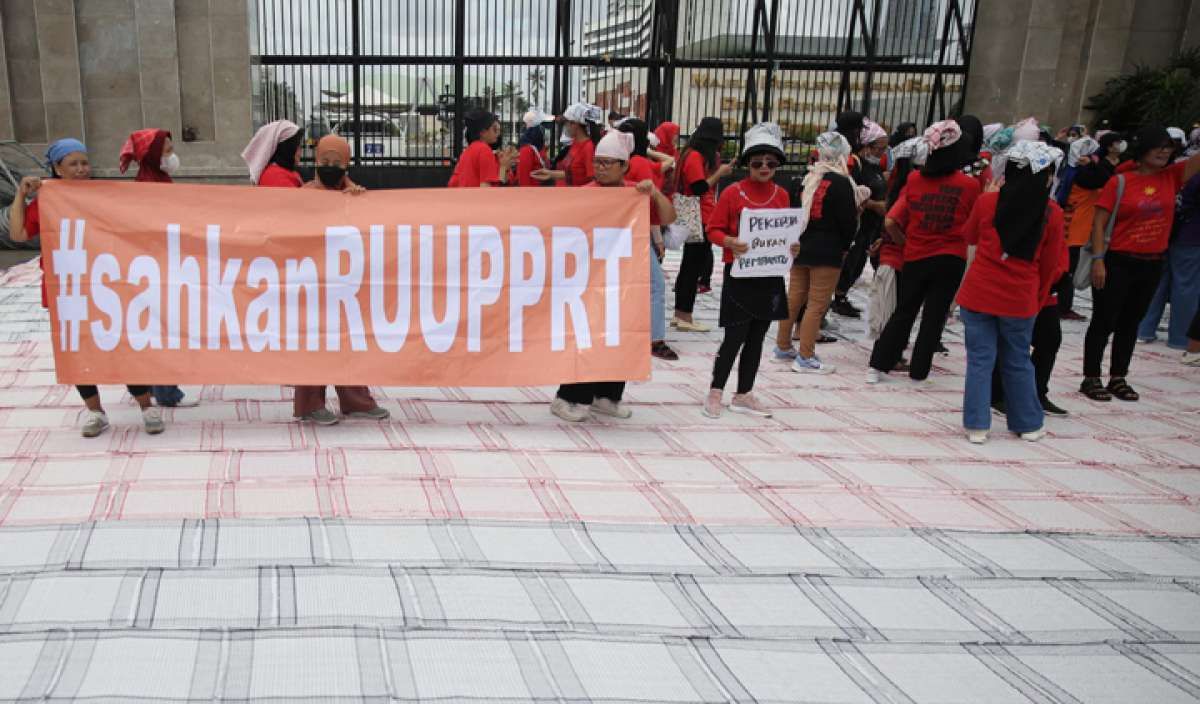 Ikhtiar Angkat Derajat Pekerja Rumah Tangga