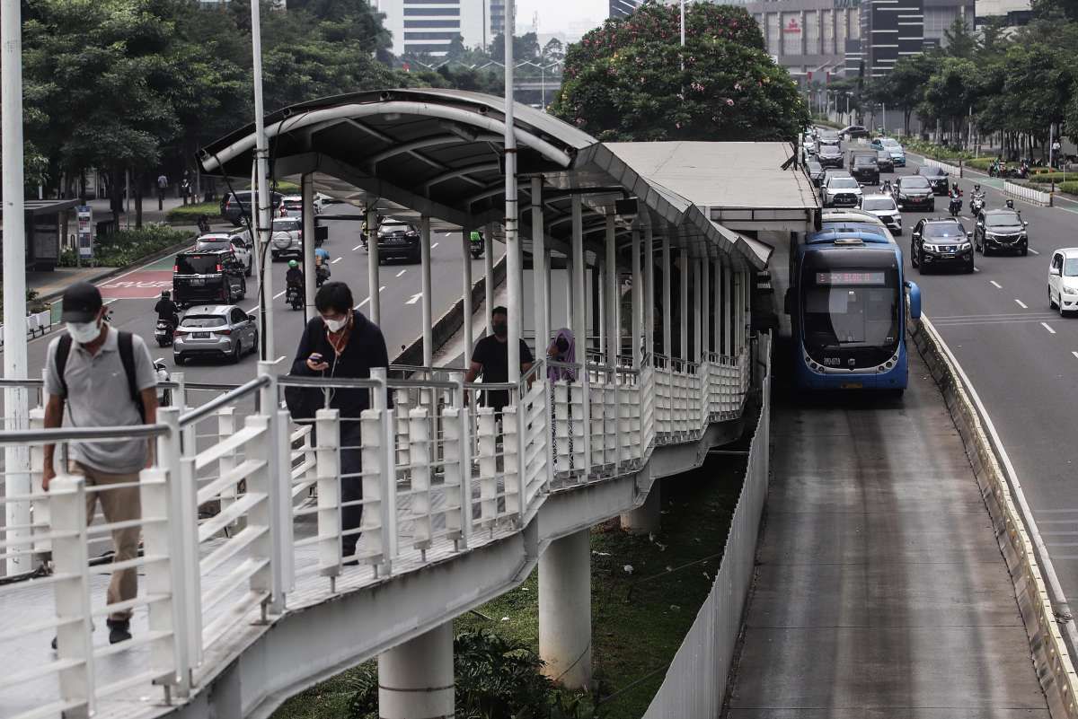 Layanan Bus Transjakarta 24 Jam Bantu Warga Hadapi Kenaikan Harga BBM