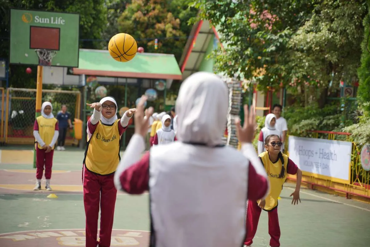 Sun Life Indonesia Hadirkan Energi Positif lewat Olahraga Basket dan Edukasi Gizi 
