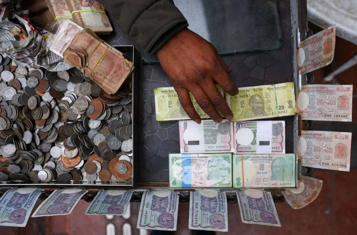 Rupee India Cetak Rekor Terendah, Perang Timur Tengah Picu Tekanan Ganda