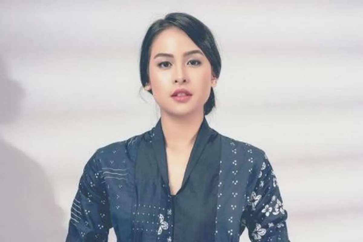 4 Selebriti Indonesia Ini Punya Karier dan Pendidikan Cemerlang lo