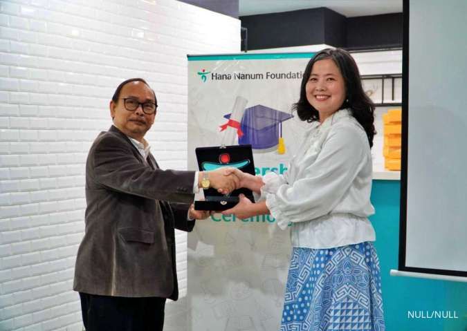 Hana Bank Berikan Beasiswa Rp 1 Miliar ke 100 Mahasiswa