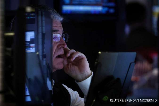Wall Street Ditutup Melemah, Investor Mencerna Risalah The Fed