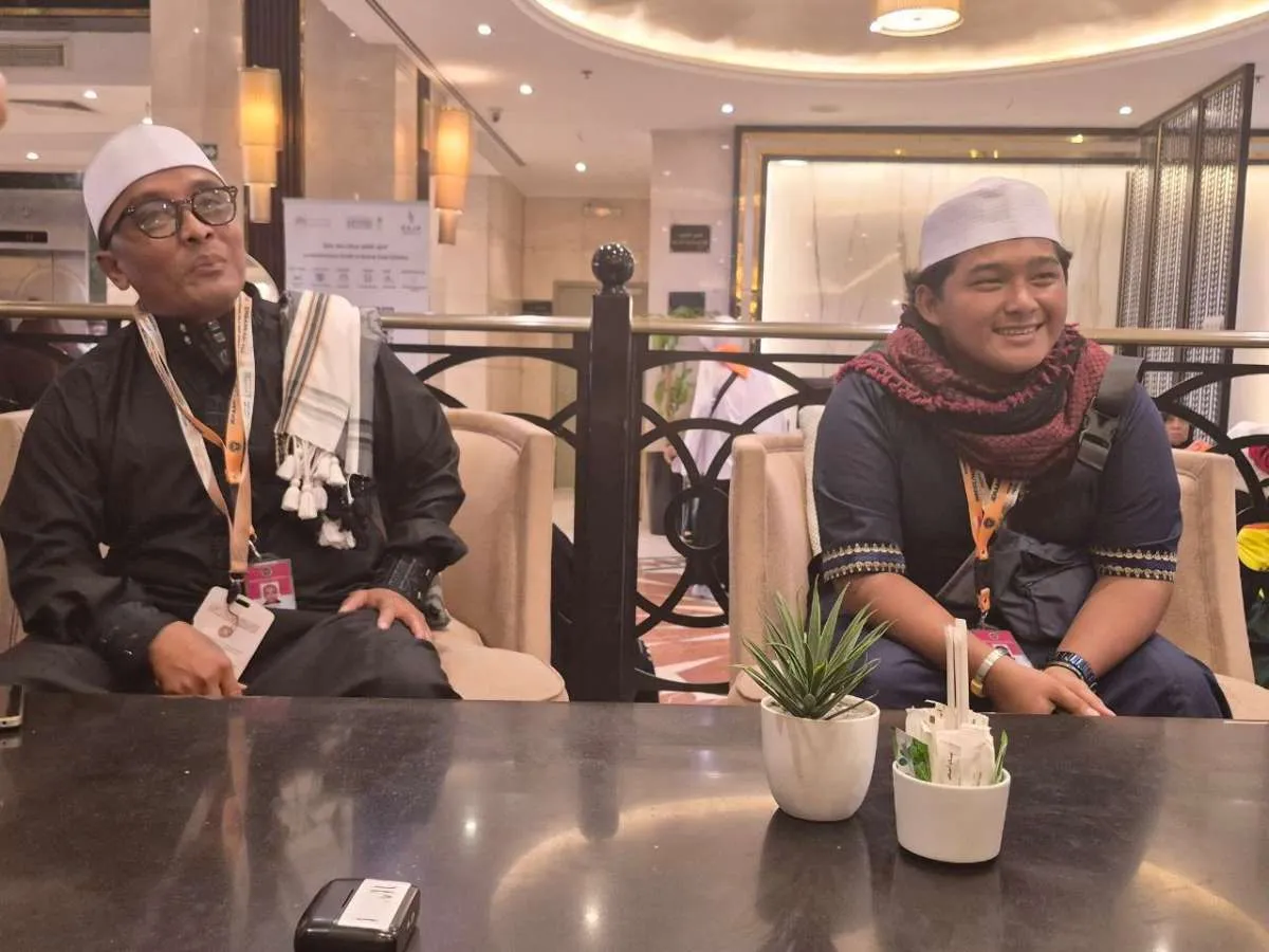 Perjuangan Seorang Ayah: Daftarkan Anak Sejak Balita, Kini Haji di Usia Muda