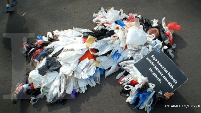 Rencana pembatasan kantong plastik meragukan