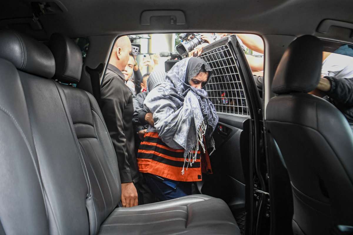 Keluarga Bupati Merangsek Proyek Alih Daya Pemkab Pekalongan