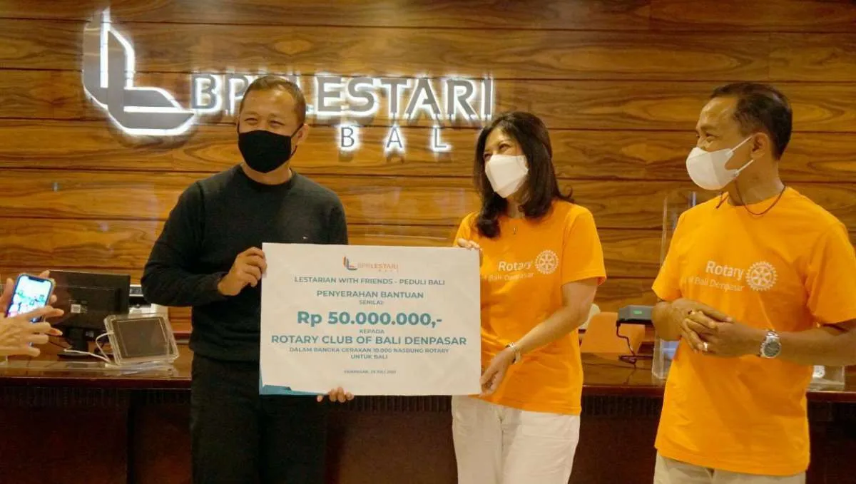 Kasus positif Covid-19 di Bali masih tinggi, BPR Lestari salurkan bantuan
