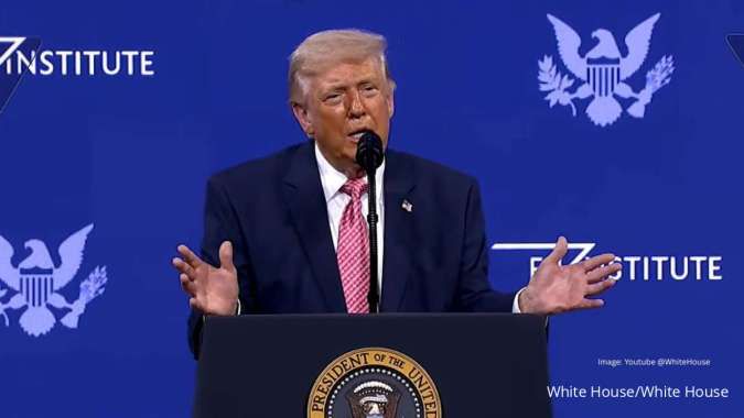 Donald Trump: Iran Lumpuh, Nato Macan Kertas, Deklarasikan Gulf of America 